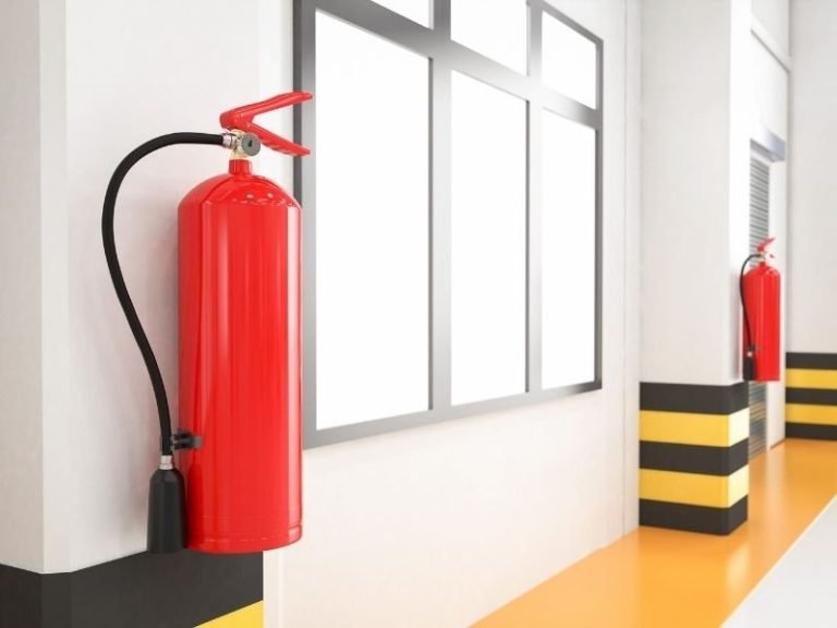 Botoeiras de alarme e detectores de fumaça: Como testar em Curitiba