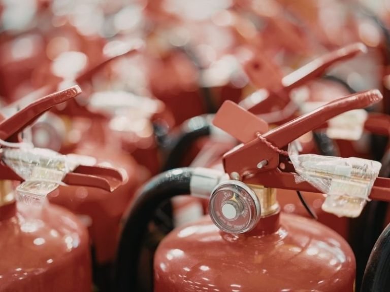 Manutenção de mangueiras de incêndio em prédios comerciais em Curitiba